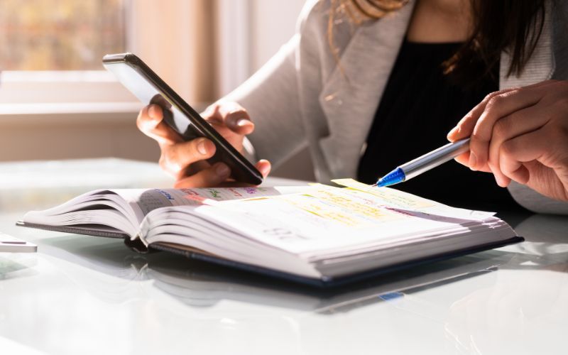 Decide a realistic blogging schedule | Finer Things Editorial