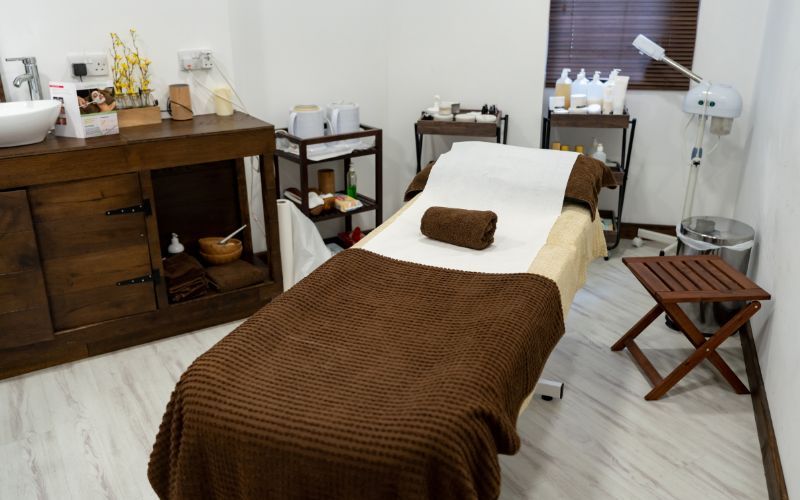 Decide where you’ll run your massage therapy business | Finer Things Editorial